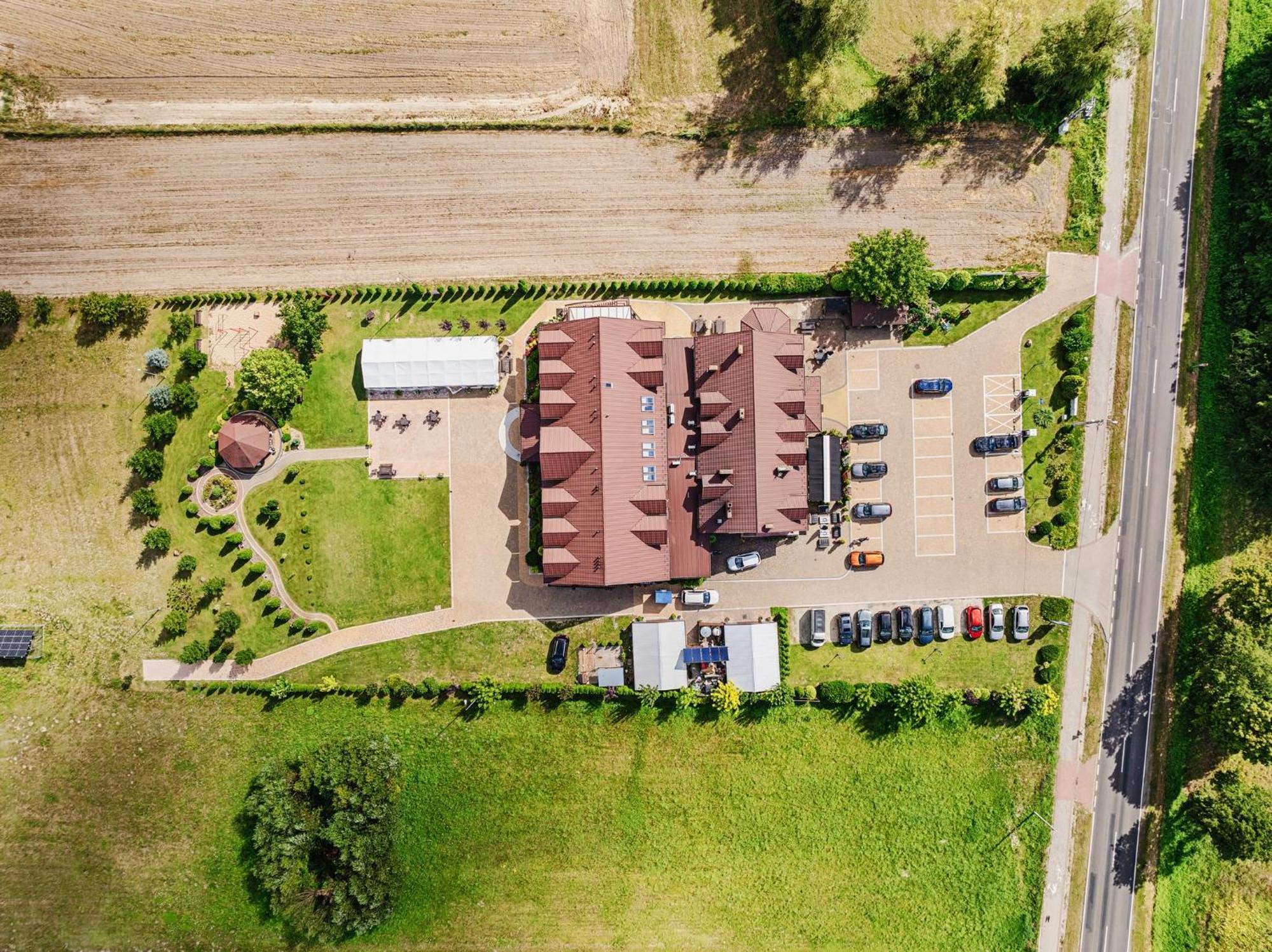 Gosciniec Zacisze I Blisko A2 Dabie-Uniejow I Restauracja Bed & Breakfast Exterior photo