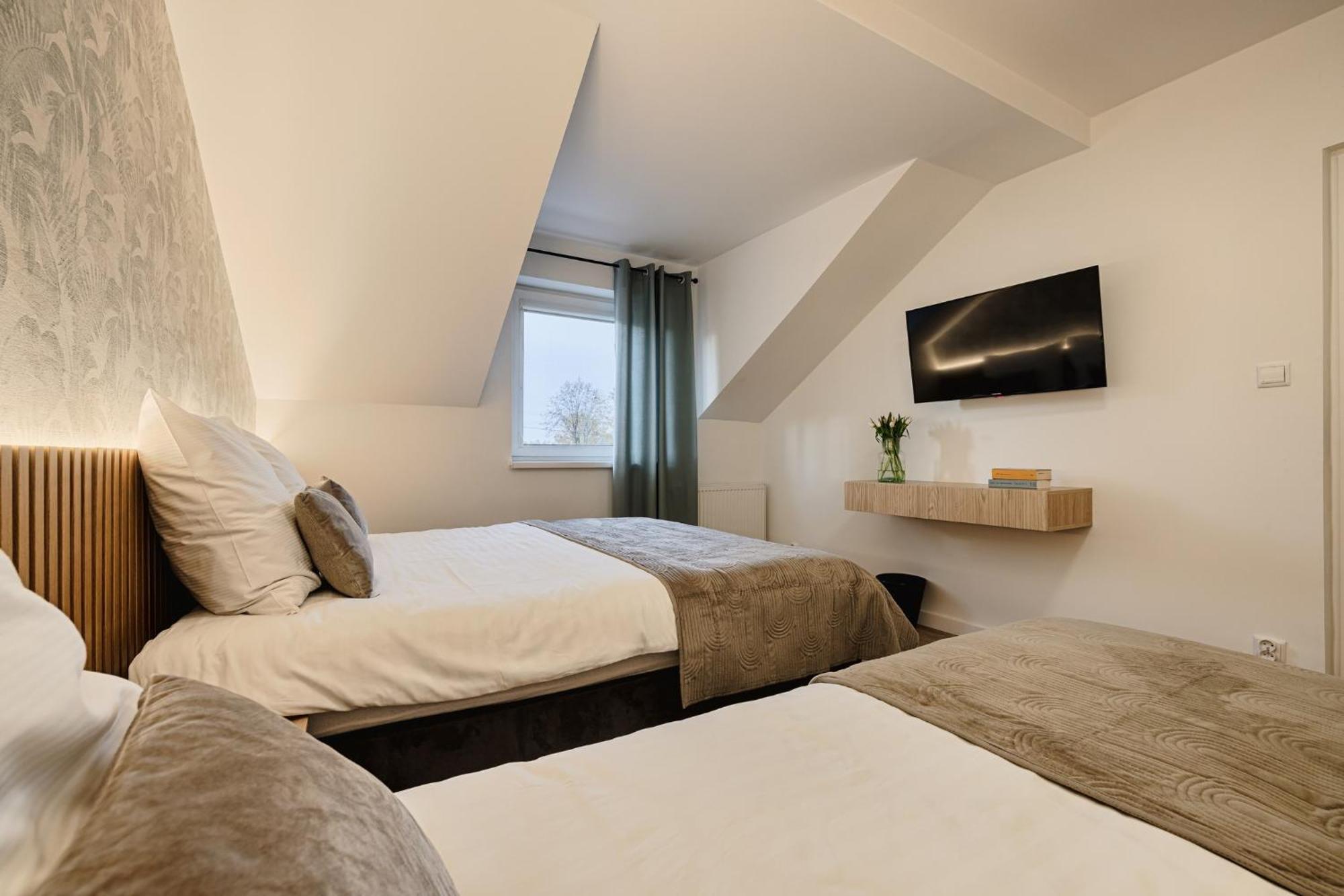 Gosciniec Zacisze I Blisko A2 Dabie-Uniejow I Restauracja Bed & Breakfast Exterior photo