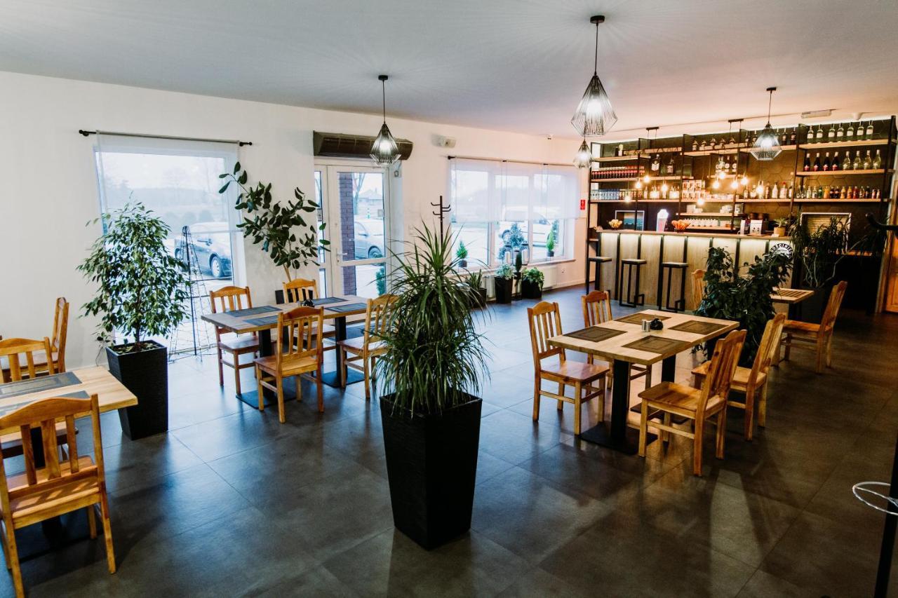 Gosciniec Zacisze I Blisko A2 Dabie-Uniejow I Restauracja Bed & Breakfast Exterior photo